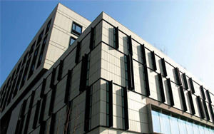 房子做了外墙保温就是节能建筑吗？