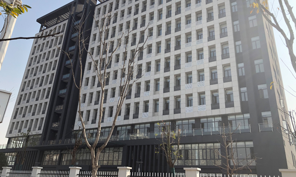 罗家嘴公交停保场